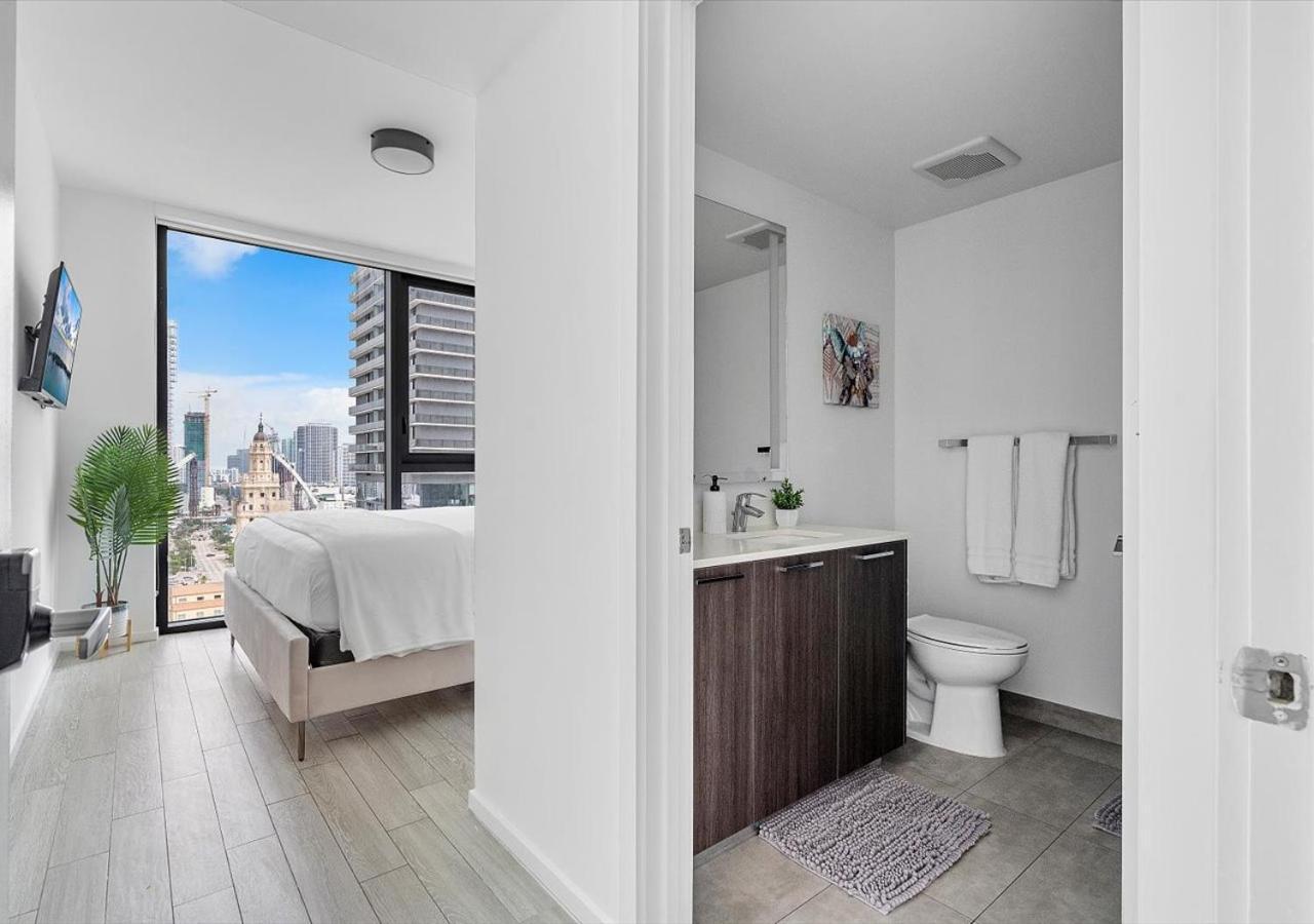 X-lounge Ii - Highrise In The Heart Of Downtown With Rooftop Pool & Skyline Views Apartamento